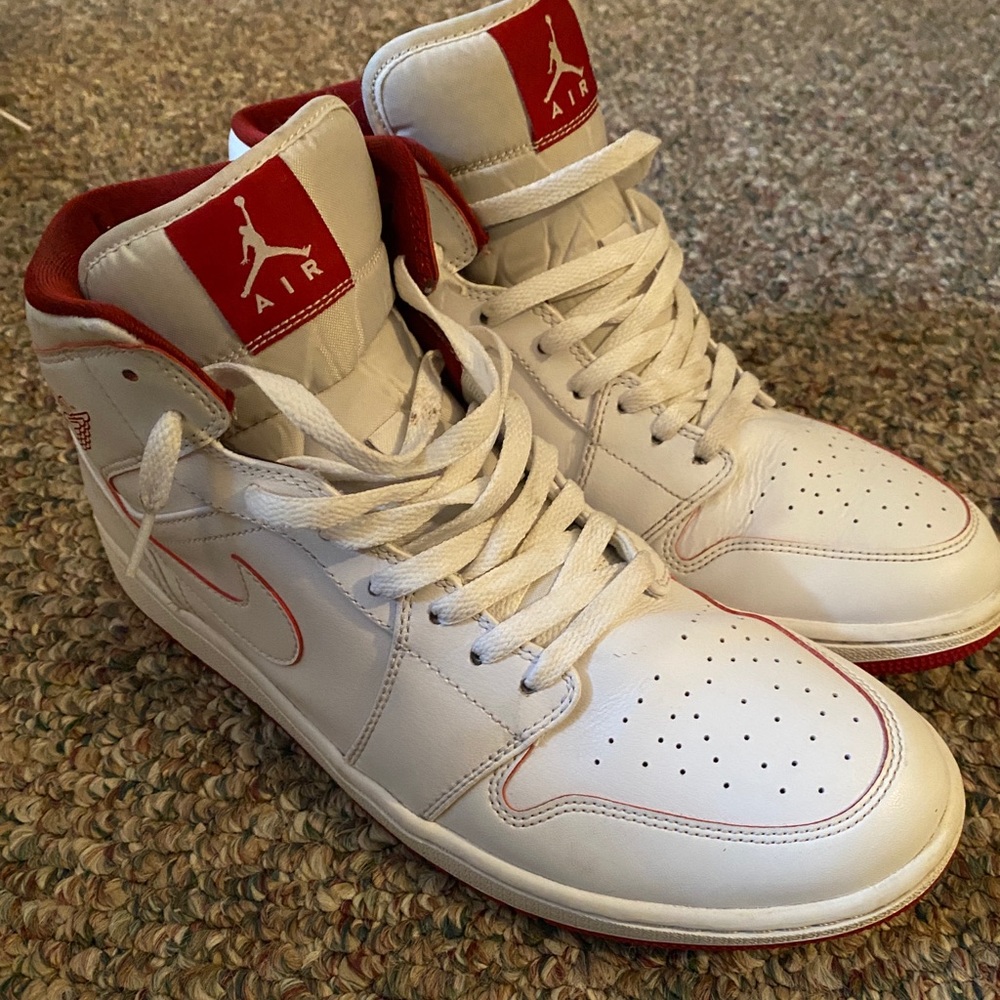 Jordan 1 mid